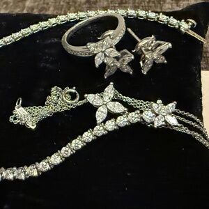 Tiffany victoria set (earings, pendant, bracelet and ring)